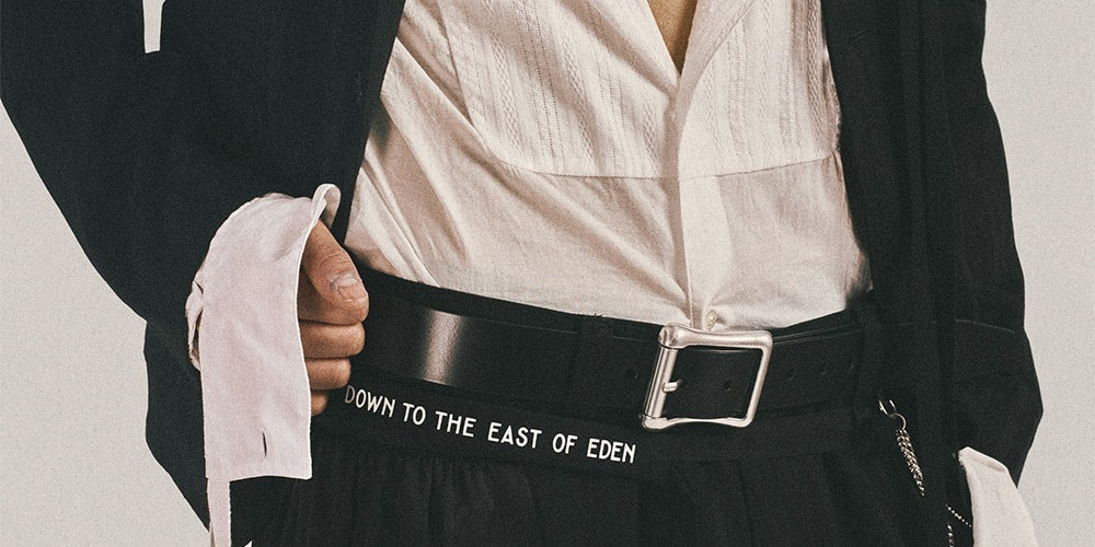 Nowa Kolekcja Ann Demeulemeester: Połączenie Edwardiańskiej Delikatności z Nowoczesnym Workwear
