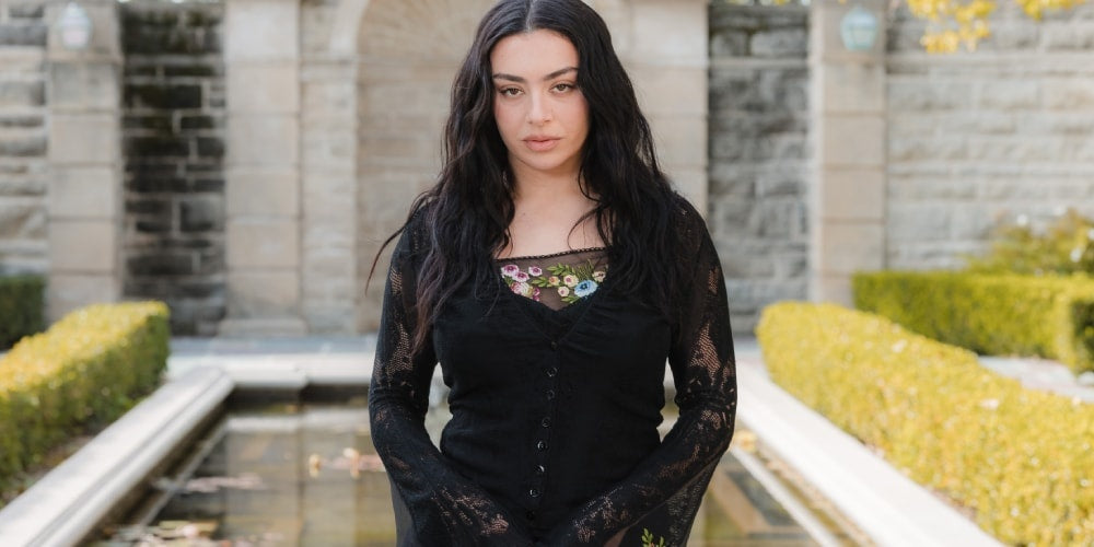 Charli XCX Ogłasza Trasę „Muzyka, Moda, Film” w Ameryce Północnej