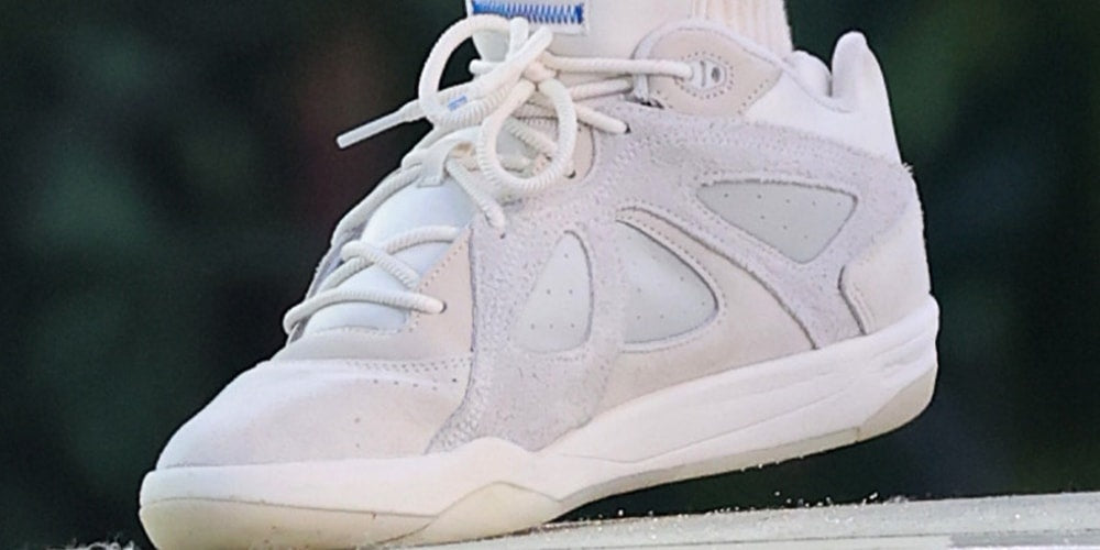 Bad Bunny Prezentuje Nowy Model Sneakersów adidas BadBo 1.0 "Resilience" podczas Super Bowl