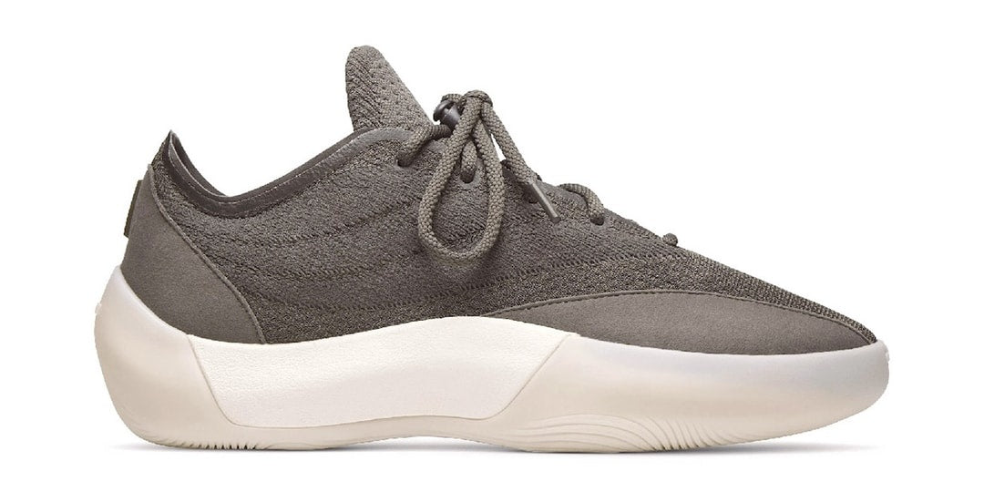 Nowe sneakersy adidas Fear Of God Athletics Basketball III w kolorze "Cinder"