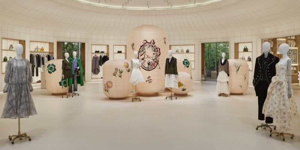 Dior Otwiera Złoty Pawilon Bambusowy w Tokio – Nowa Ikona Mody i Kultury