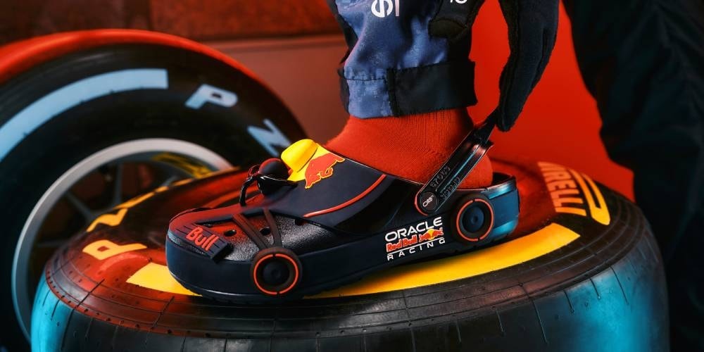 Nowa Kolekcja Oracle Red Bull Racing x Crocs: Innowacja w Świecie Streetwearu