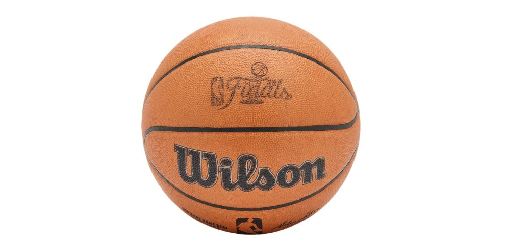 Sotheby’s Aukcja Historycznej Piłki z NBA: Kluczowy Moment dla New York Knicks