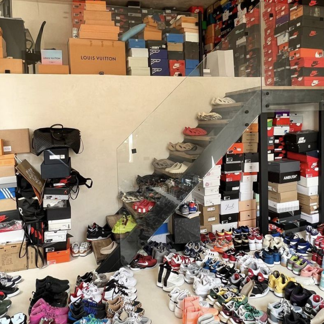 Jak budować swój styl streetwear bez ślepego podążania za trendami?