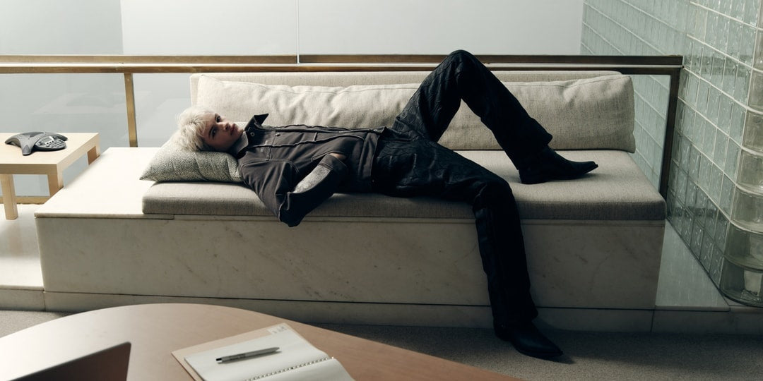 Nowa Kolekcja Who Decides War i TurboTax: Deconstruction Corporate Uniform