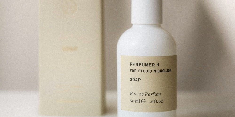 Studio Nicholson i Perfumer H Prezentują Innowacyjną Kolekcję SOAP