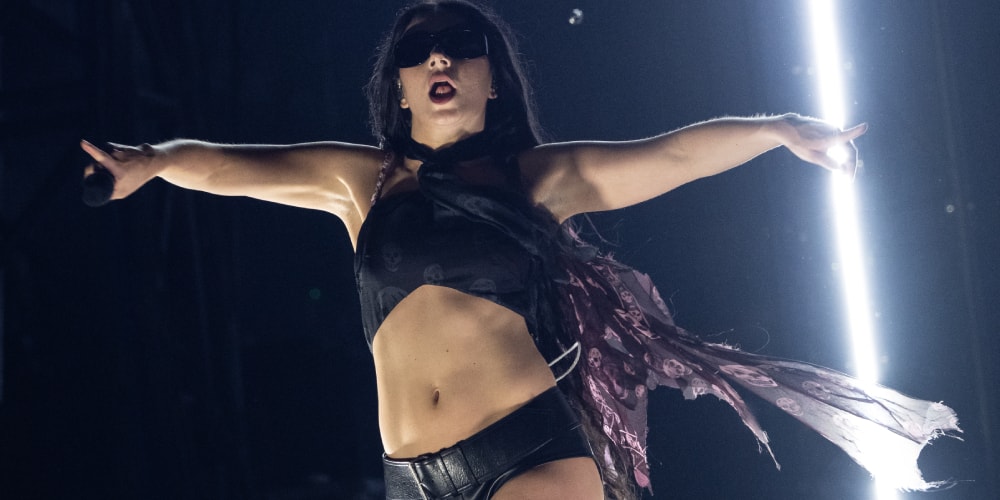 Charli XCX z nowym albumem "Music, Fashion, Film" - Rekordowe otwarcie na Billboardzie 200