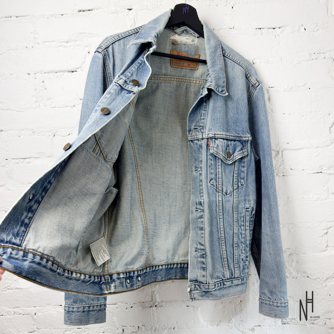 Levi's Denim Jacket / Light Wash