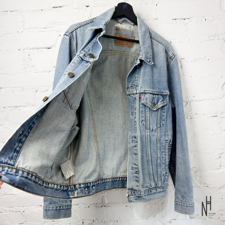 Levi's Denim Jacket / Light Wash