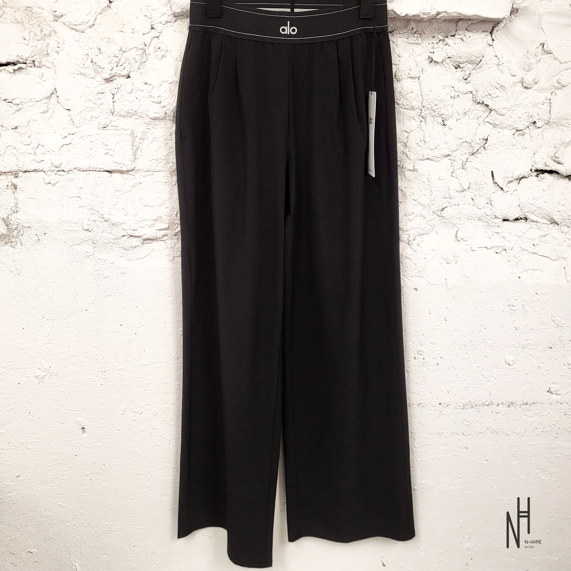 Spodnie Alo Yoga Suit Up Trouser Regular | N-HYPE – N-Hype