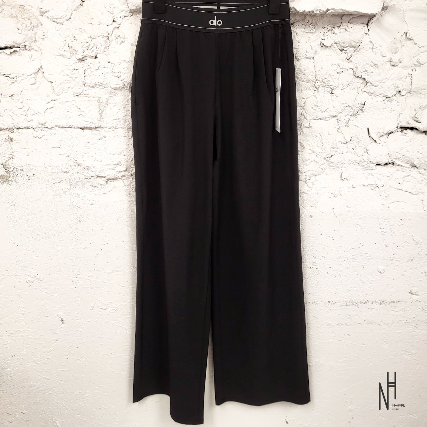 Spodnie Alo Yoga Suit Up Trouser Regular | N-HYPE – N-Hype