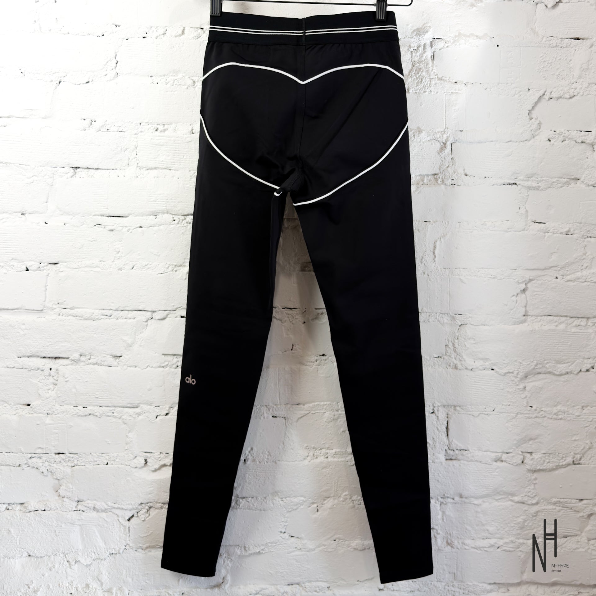 Alo Yoga Airbrush High-Waist Heart Throb Legging Black White – N-Hype