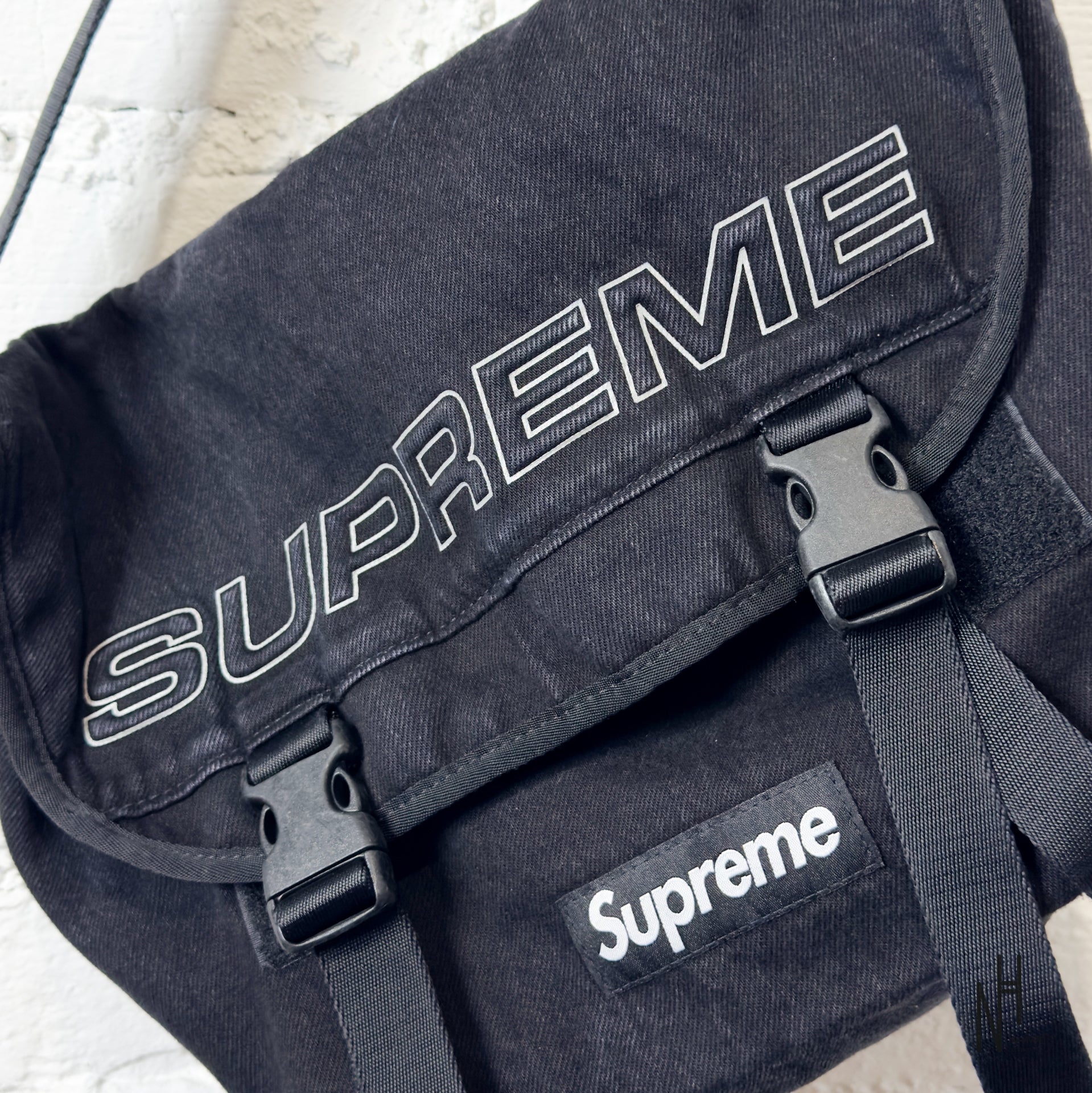 Supreme Denim Messenger Bag Black | N-Hype