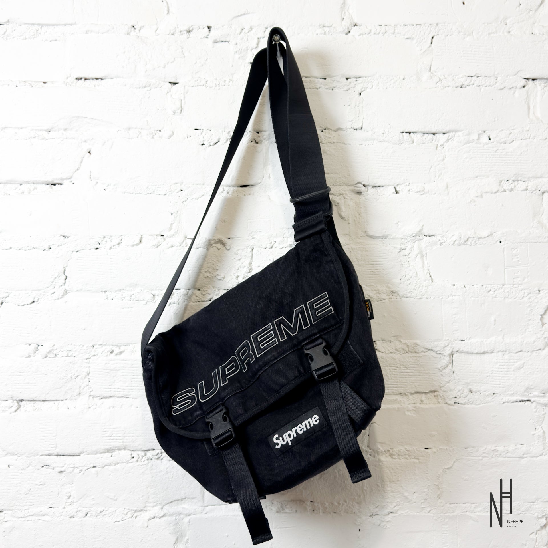 Supreme Denim Messenger Bag Black | N-Hype