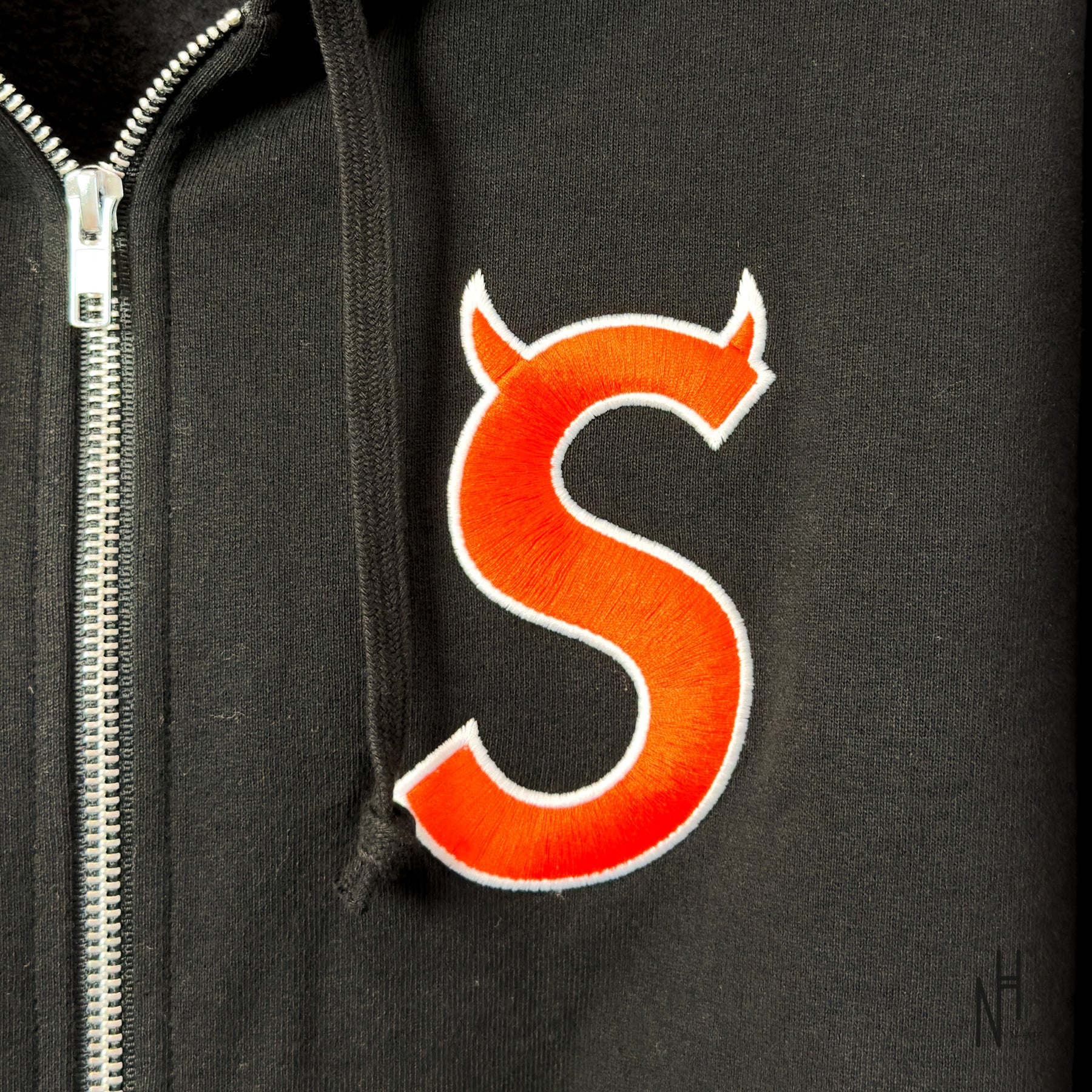 Bluza Supreme Devil S Logo Zip Up Hooded Black | N-HYPE – N-Hype