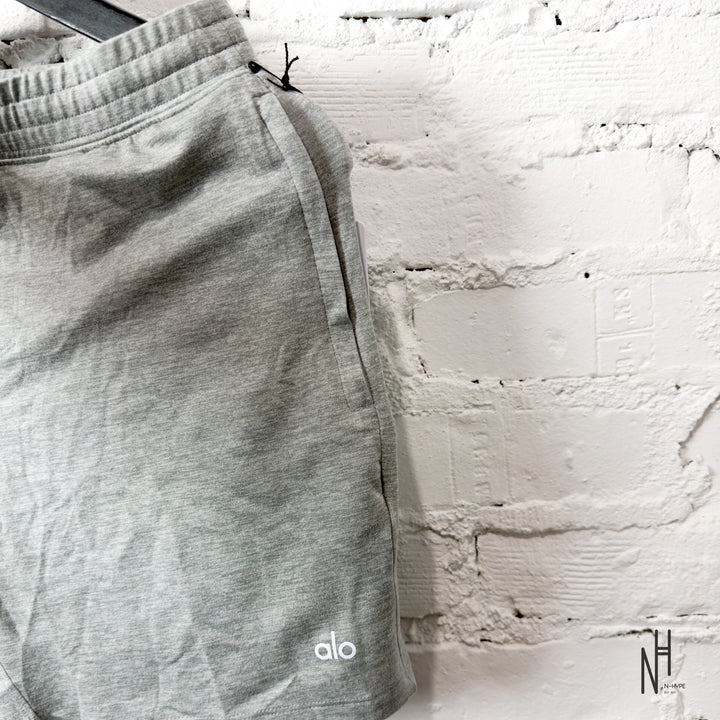 Alo Yoga Conquer React Perf Short Athletic Heather Grey