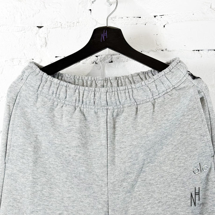 Alo Yoga  Accolade Straight Leg Sweatpant Athletic Heather Grey Men
