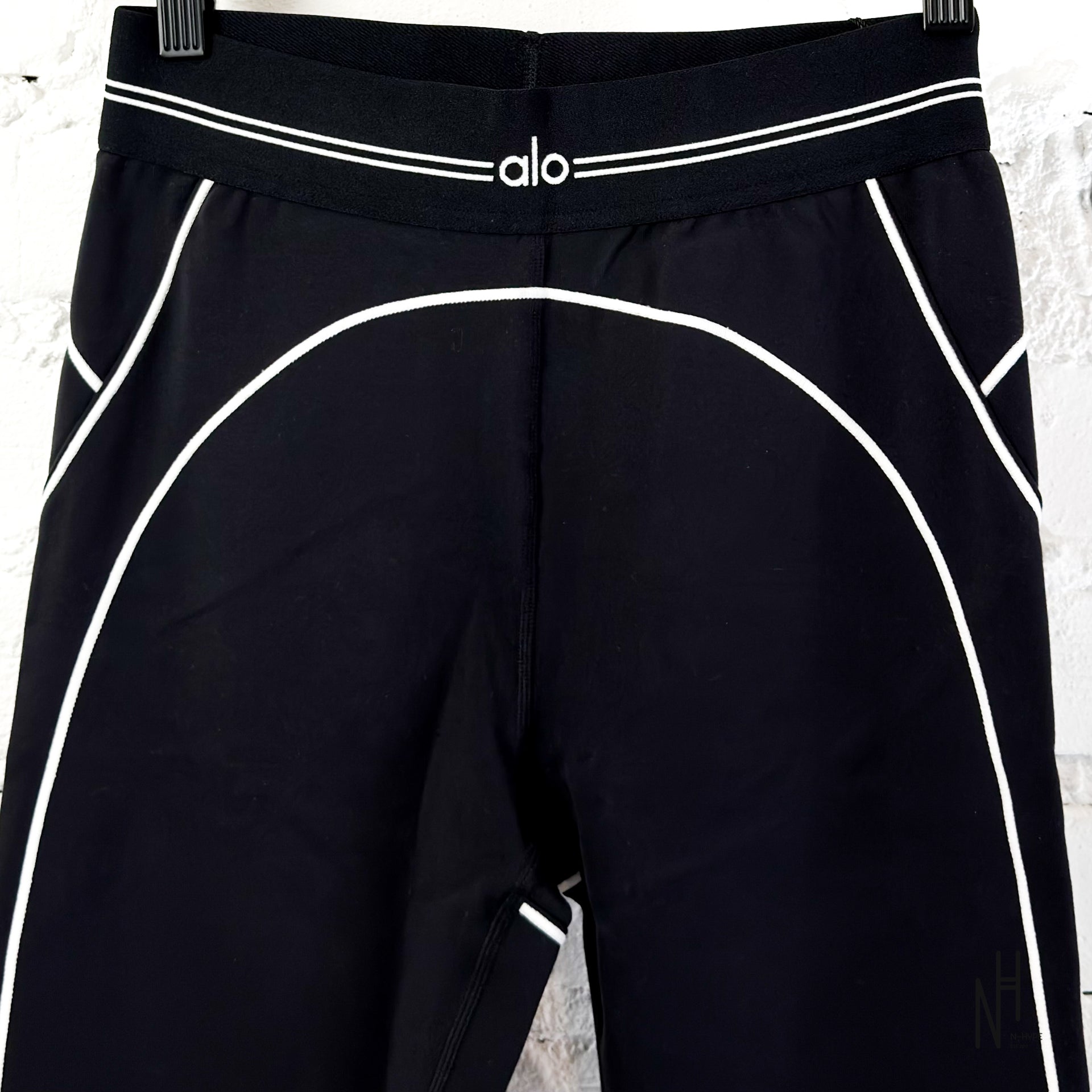 Alo Yoga Airbrush High-Waist Heart Throb Legging Black White – N-Hype