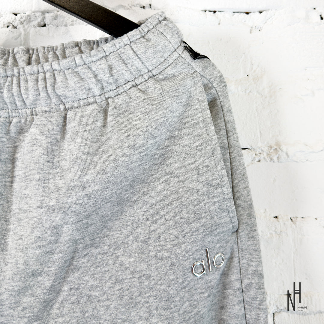 Alo Yoga  Accolade Straight Leg Sweatpant Athletic Heather Grey Men