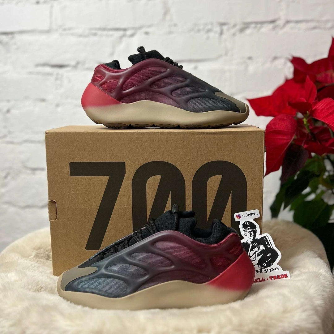 Adidas Yeezy 700 V3 Fade Carbon