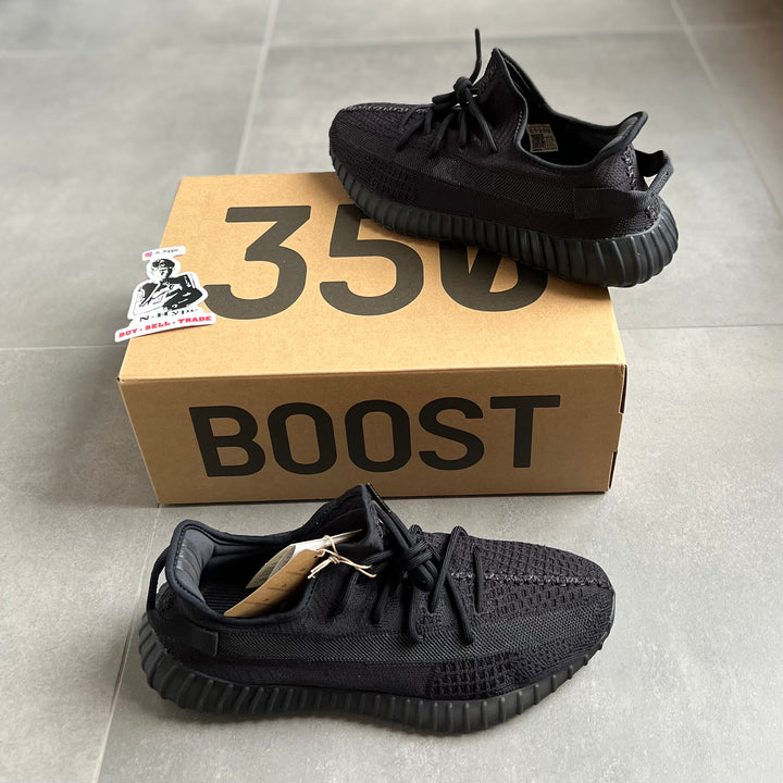 Adidas Yeezy Boost 350 V2 Onyx (2022/2023) Showroom NHype Lodz Polska 1