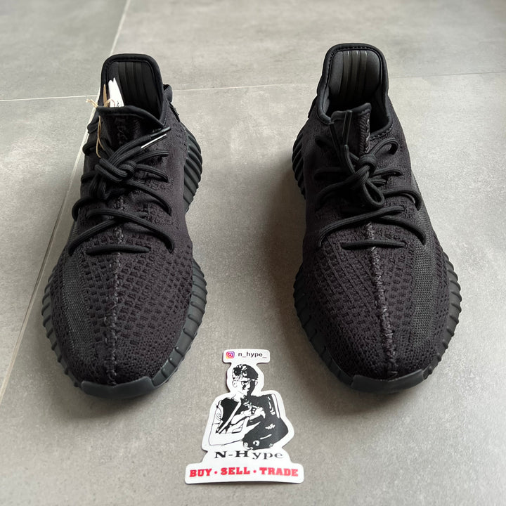 Adidas Yeezy Boost 350 V2 Onyx (2022/2023) Showroom NHype Lodz Polska 2