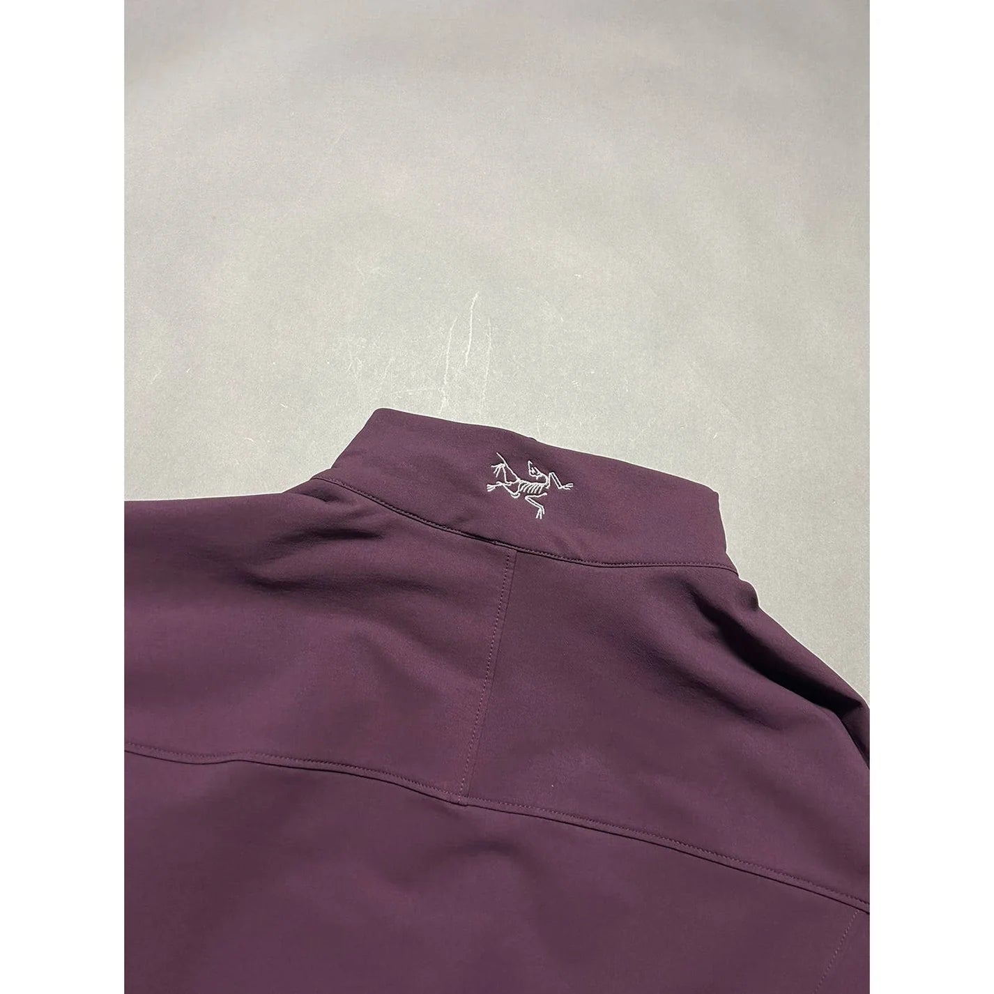 Arc’teryx Jacket Softshell Purple Vintage Lodz Polska Front tyl Logo