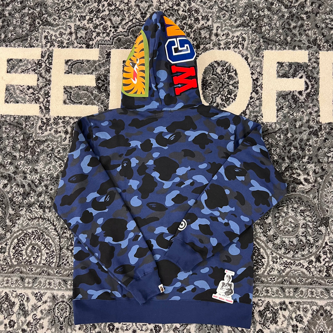 即完 BAPE COLOR CAMO SHARK HOODIE NAVY M 即完 BAPE COLOR CAMO SHARK HOODIE NAVY M