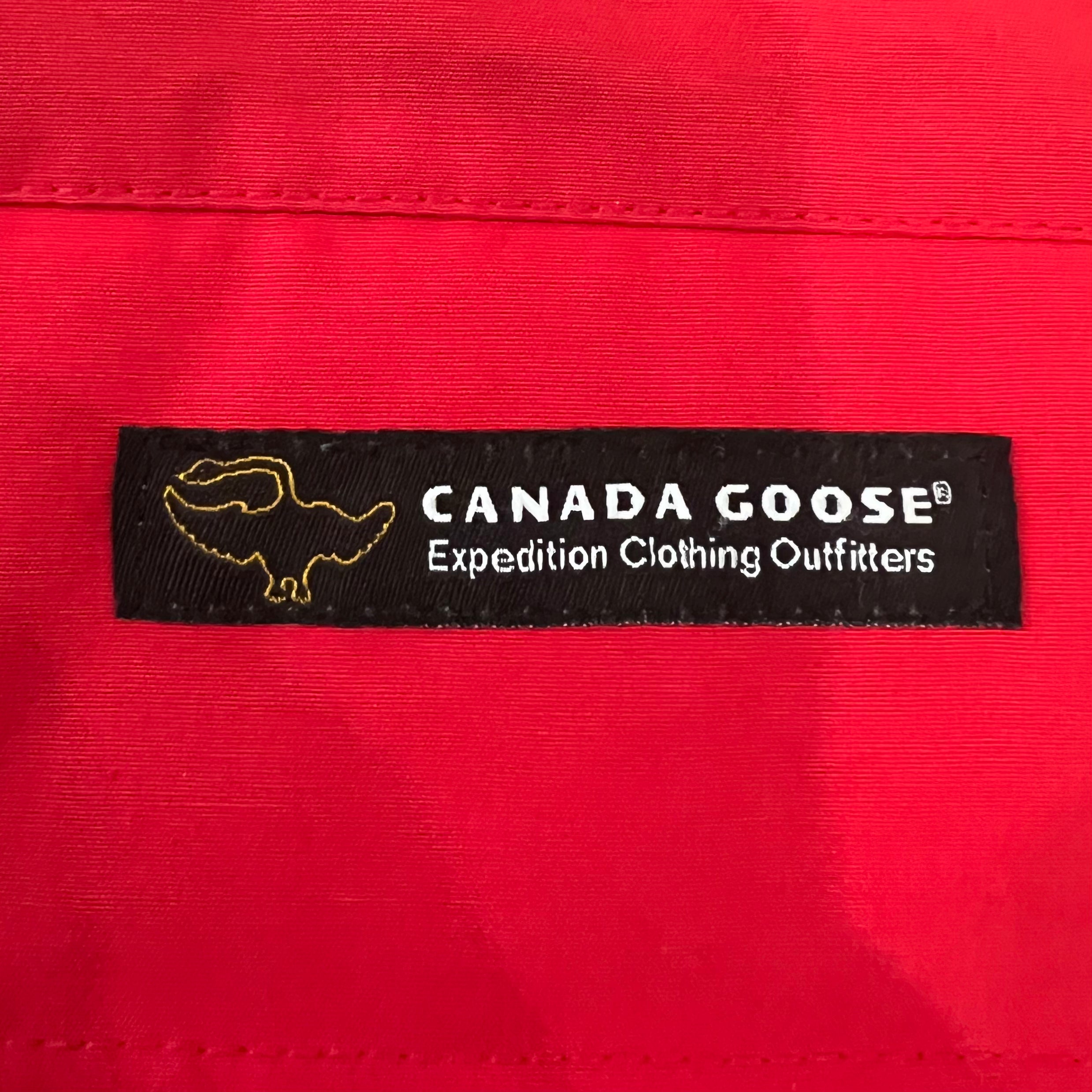 CANADA GOOSE Chilliwack fur-trimmed Arctic-Tech bomber jacket Showroom NHype Lodz Polska 5