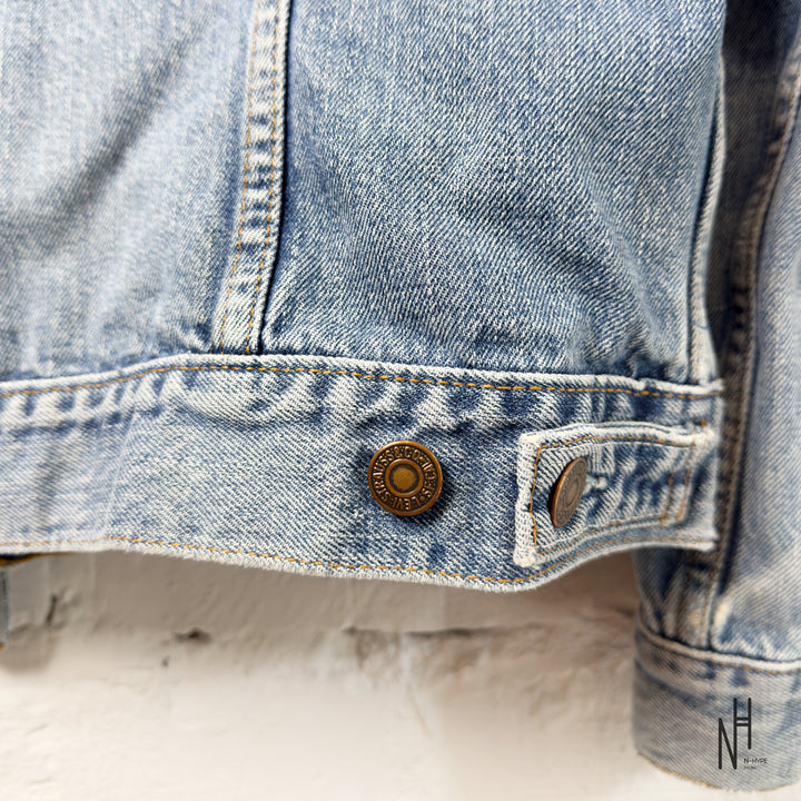 Levi's Denim Jacket / Light Wash