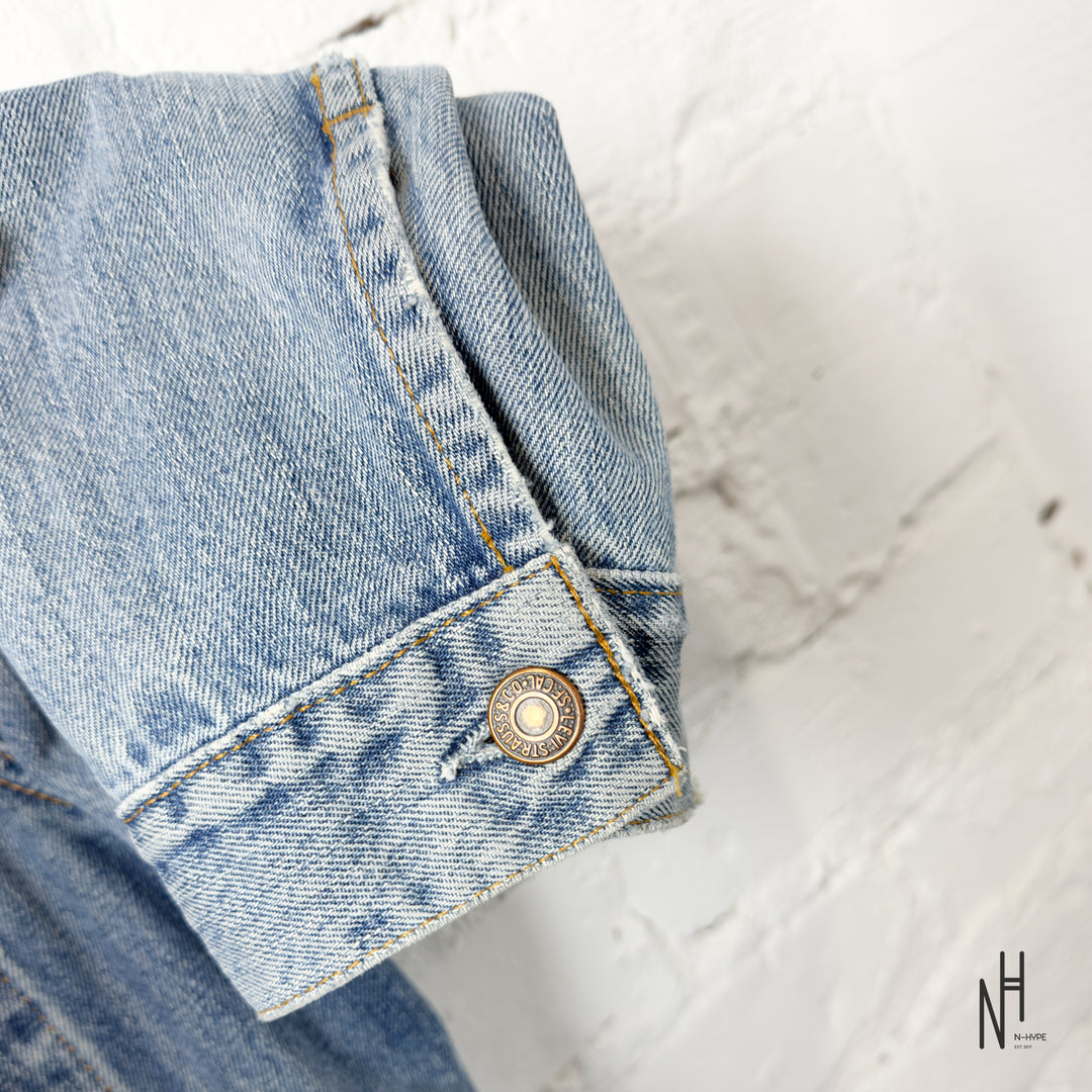 Levi's Denim Jacket / Light Wash