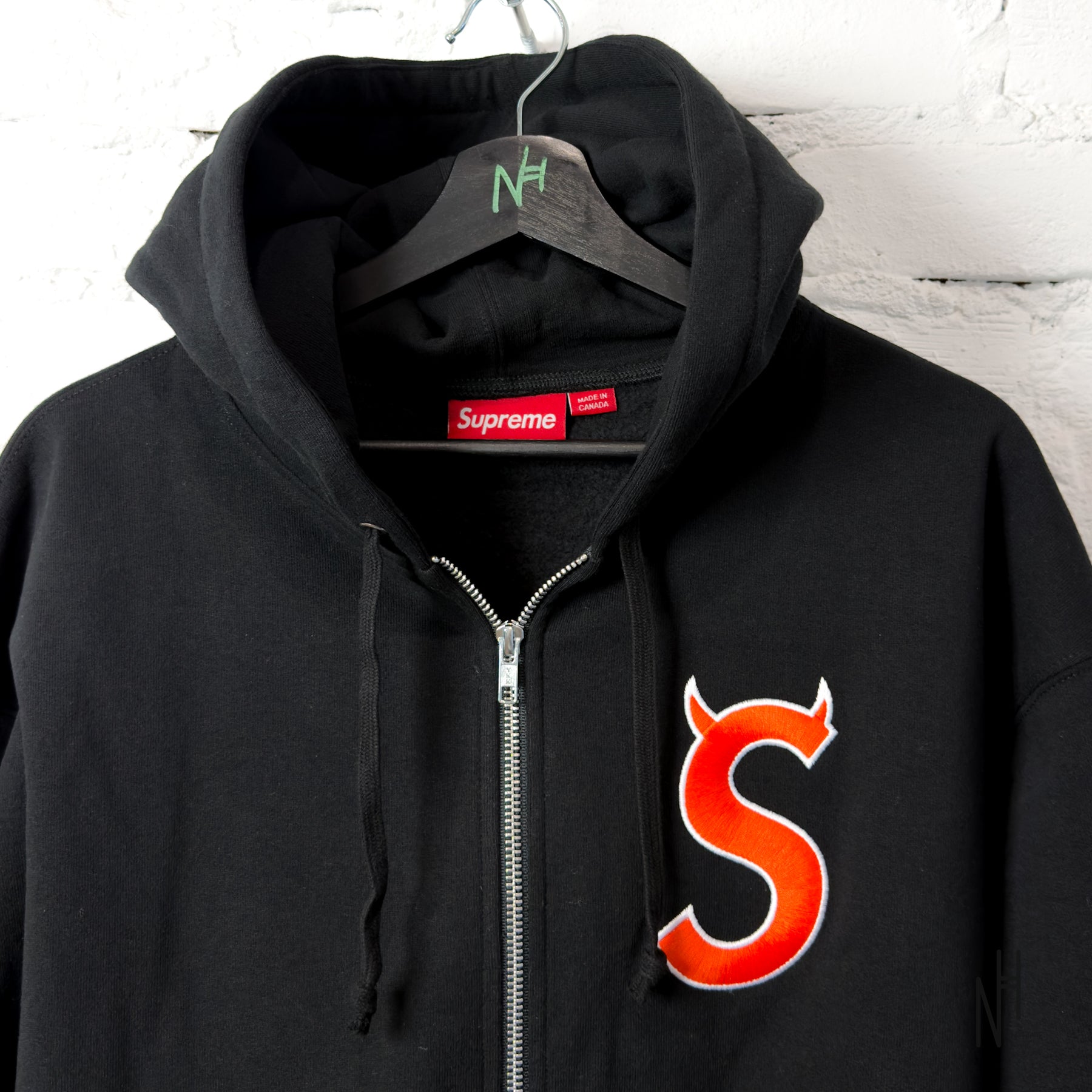 Bluza Supreme Devil S Logo Zip Up Hooded Black | N-HYPE – N-Hype