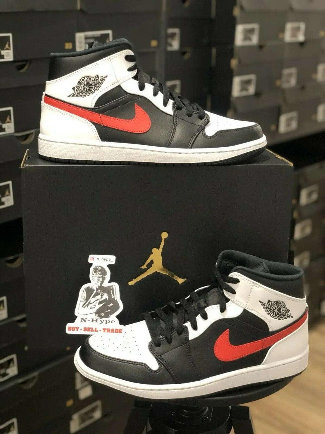 Jordan 1 Mid Black Chile Red White