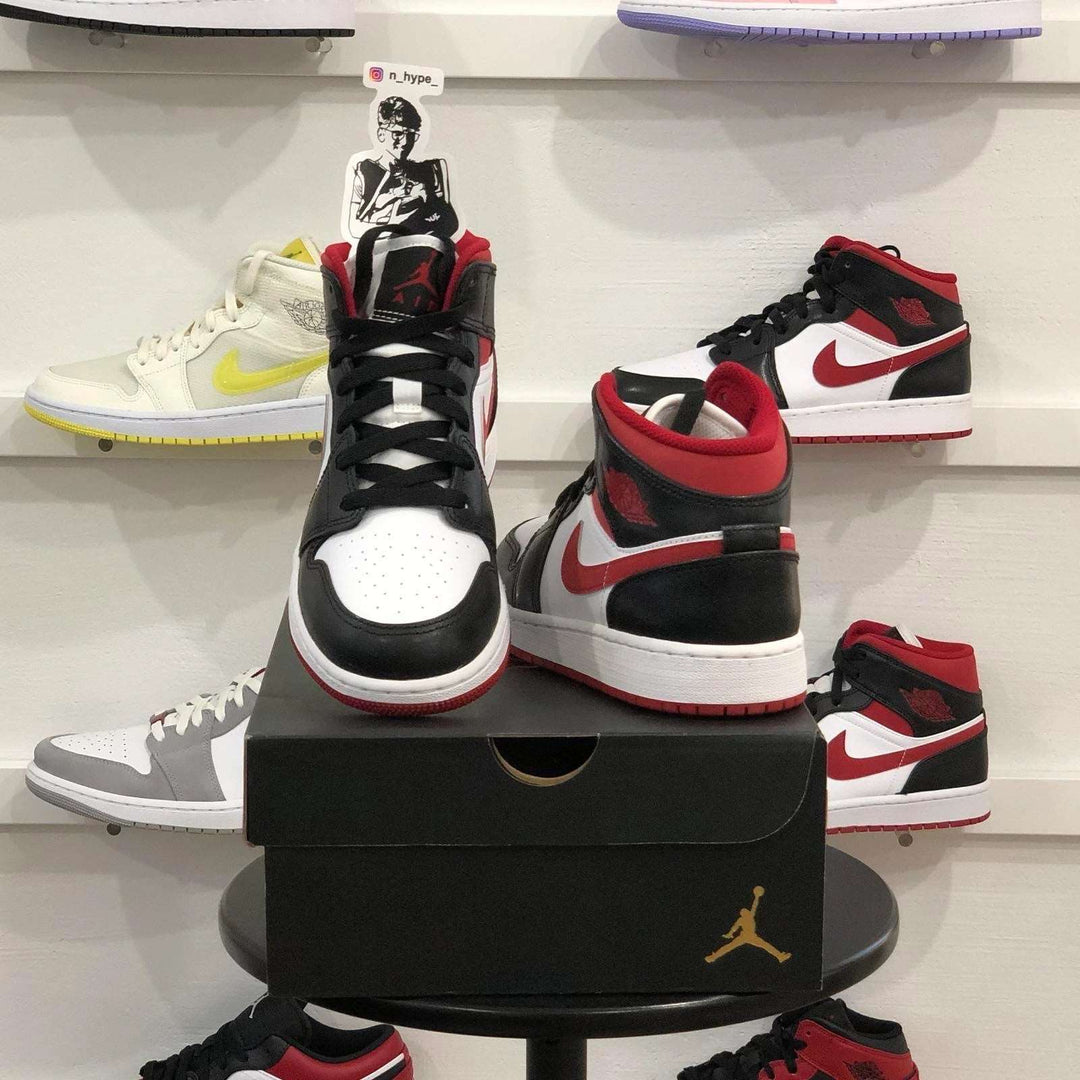 Jordan 1 Mid Gym Red Black White (GS)