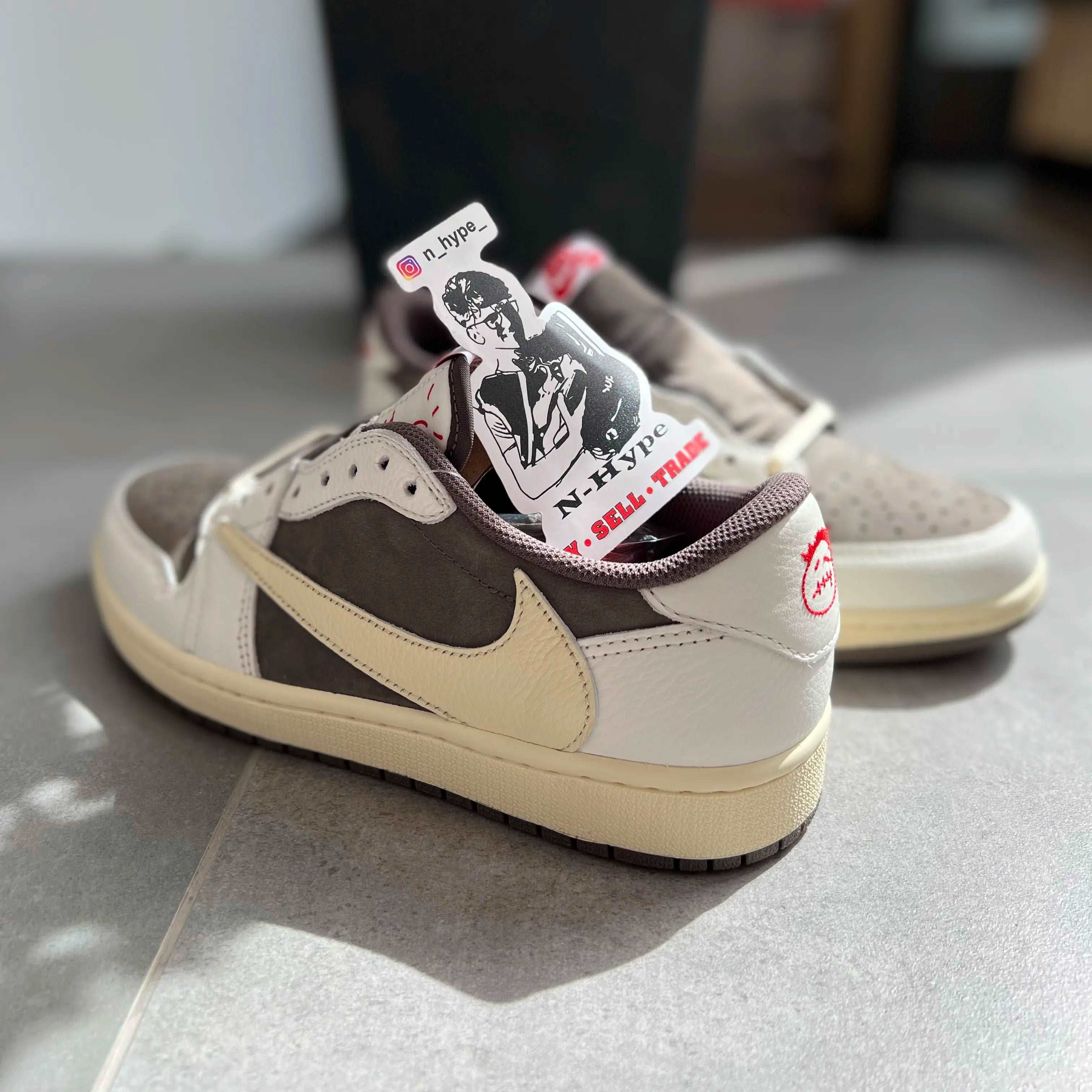 Jordan 1 Retro Low OG SP Travis Scott Reverse offers Mocha US7///EU40