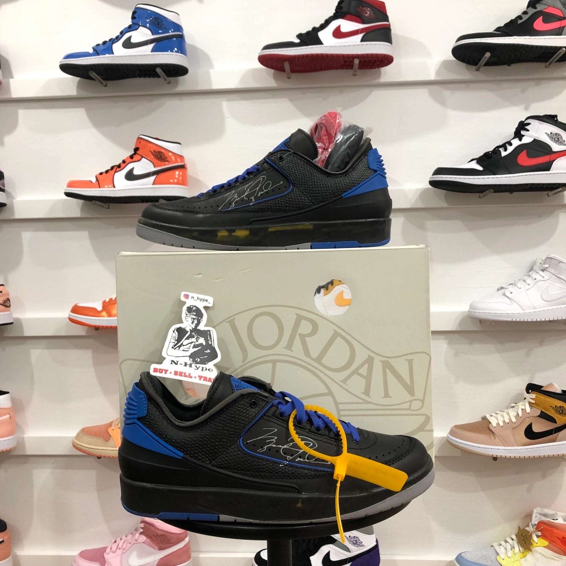 AIR JORDAN X II LOW BLACK WHITE 新品　29cm Air Jordan 1 Low „Panda Toe” – klasyka z odblaskową piętą