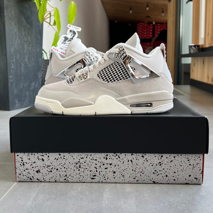 Jordan 4 Retro Frozen Moments (Women's) Showroom NHype Lodz Polska 1