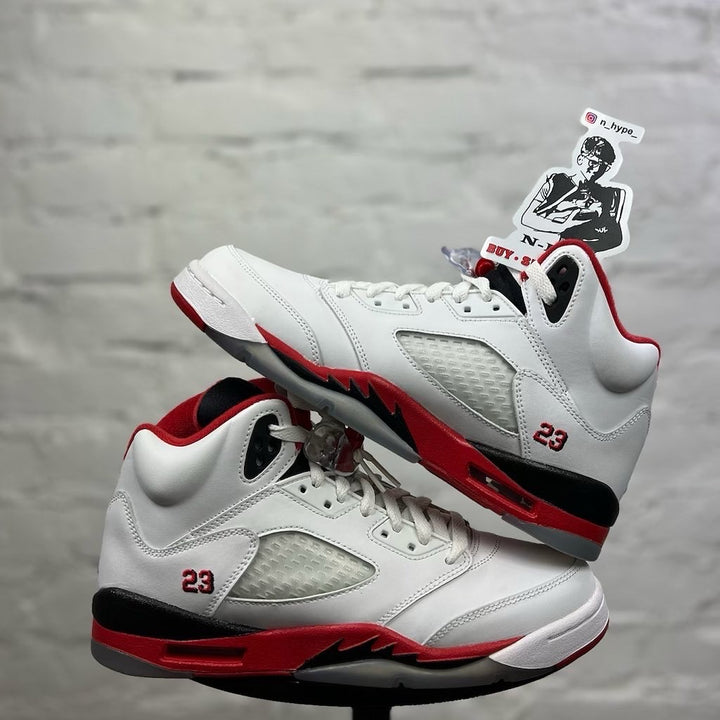 Jordan 5 Retro Fire Red Black Tongue (2013) (GS) Showroom NHype Lodz Polska 1