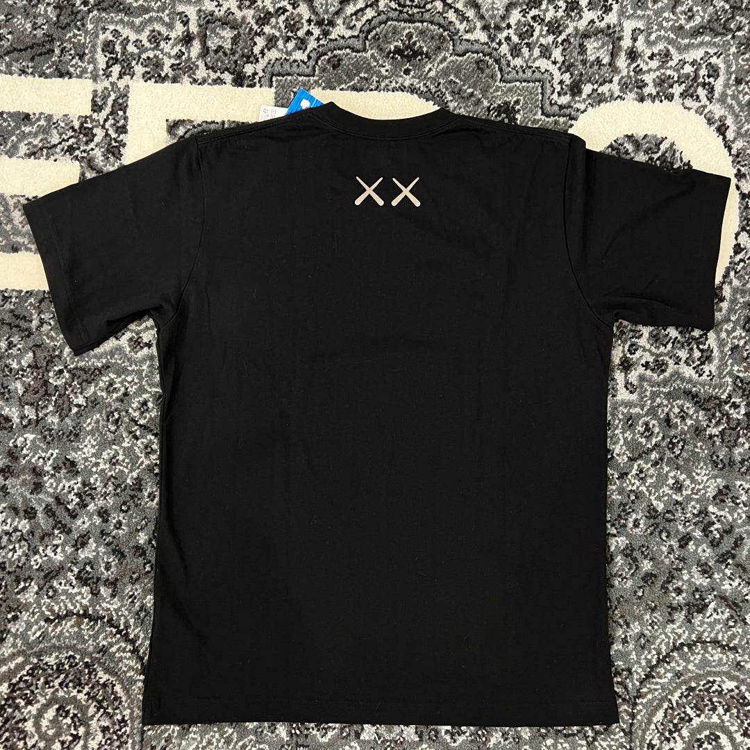 KAWS x Uniqlo UT Short Sleeve Graphic T-shirt Tyl Lodz Polska