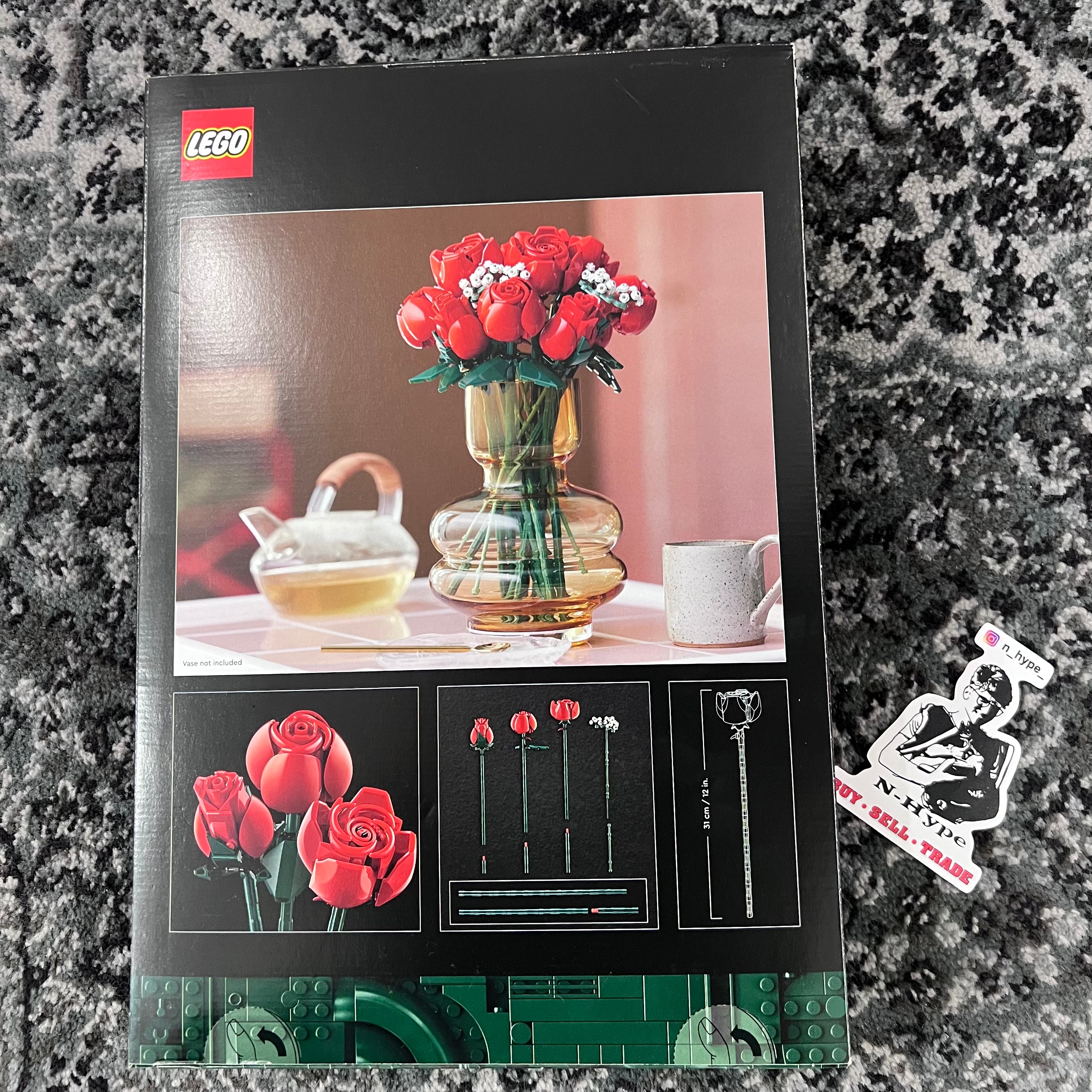 LEGO Bouquet of Roses - Botanical Collection 10328' Showroom NHype Lodz Polska 2