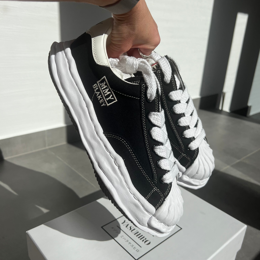 Maison Mihara Yasuhiro Blakey OG Sole Canvas Low Black Maison Mihara Yasuhiro Blakey OG Sole Canvas Low Black