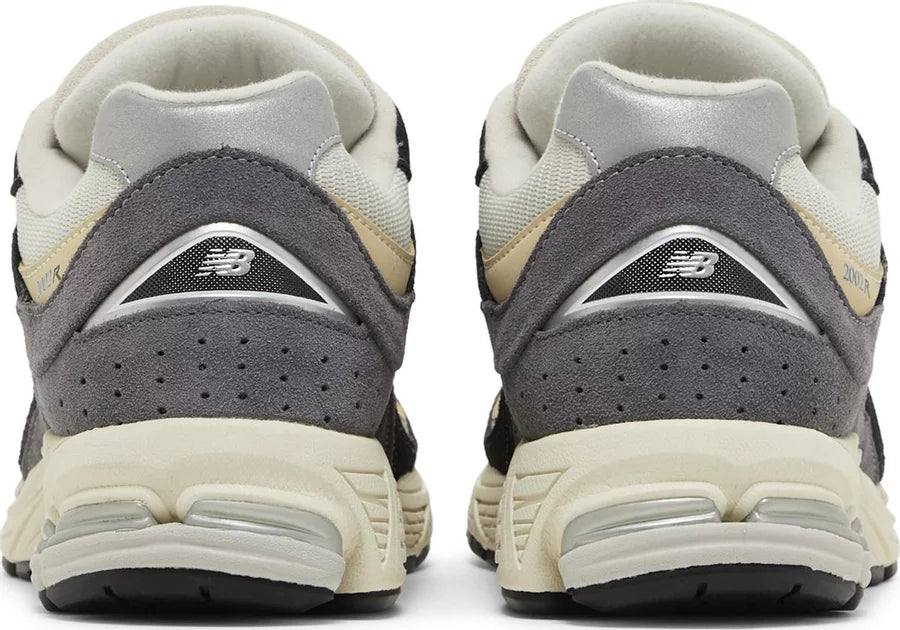 New Balance 2002R Magnet Sandstone