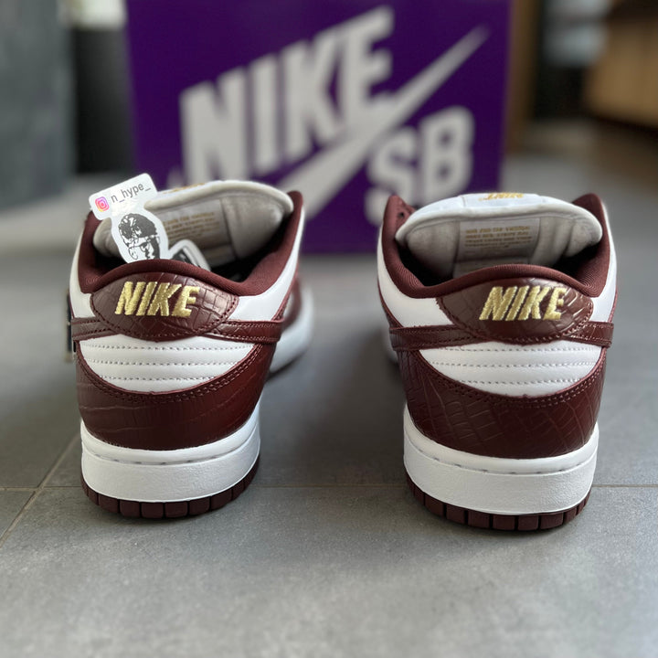 Nike SB Dunk Low Supreme Stars Barkroot Brown (2021) Showroom NHype Lodz Polska 2