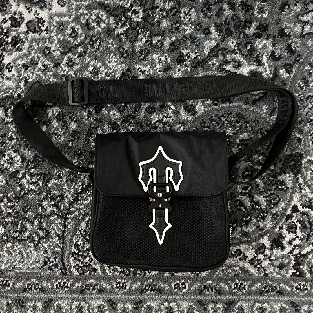 Trapstar_Irongate_T_Crossbody_Bag_Black_Showroom_NHYPE_2_Lodz_Polska