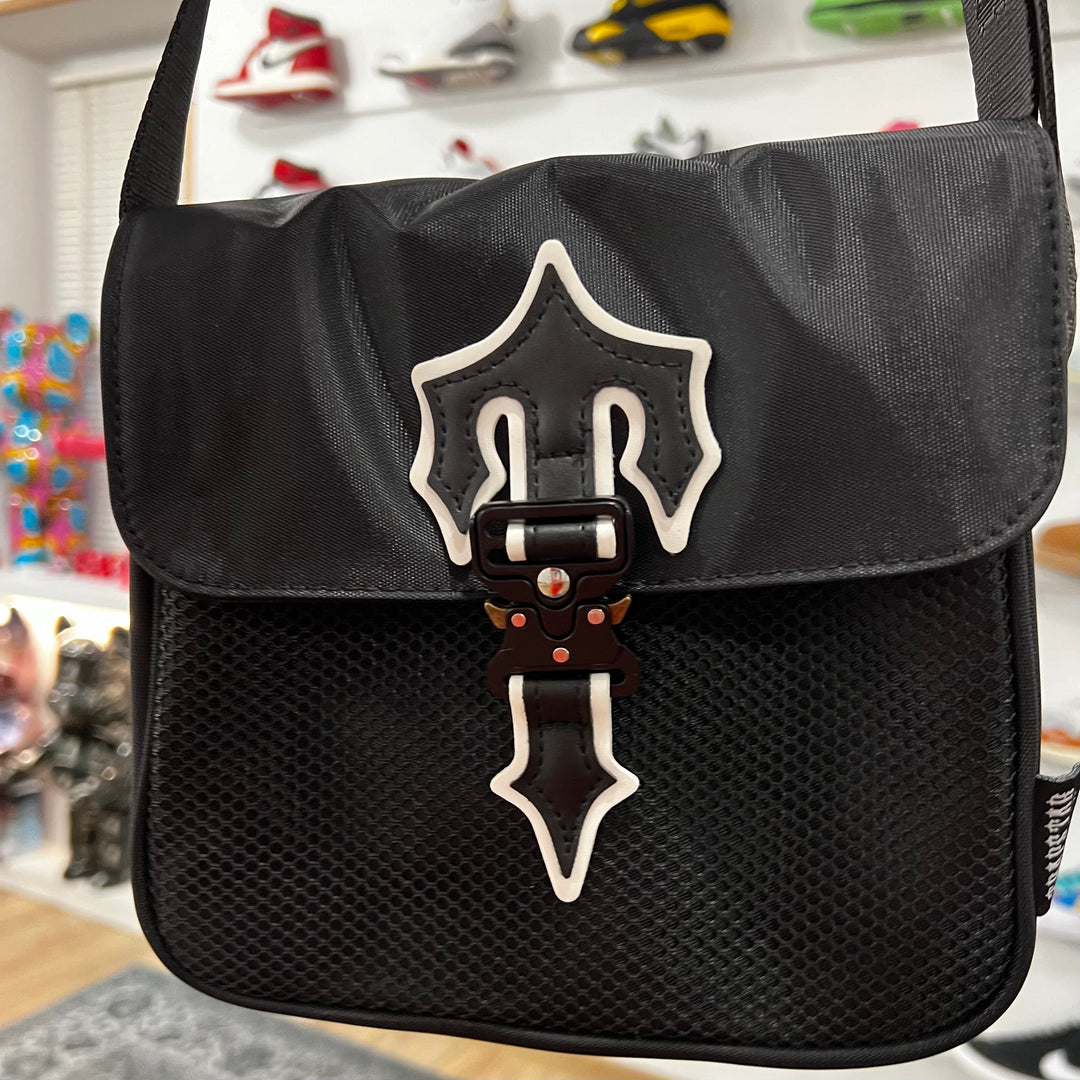 Trapstar_Irongate_T_Crossbody_Bag_Black_Showroom_NHYPE_6_Lodz_Polska