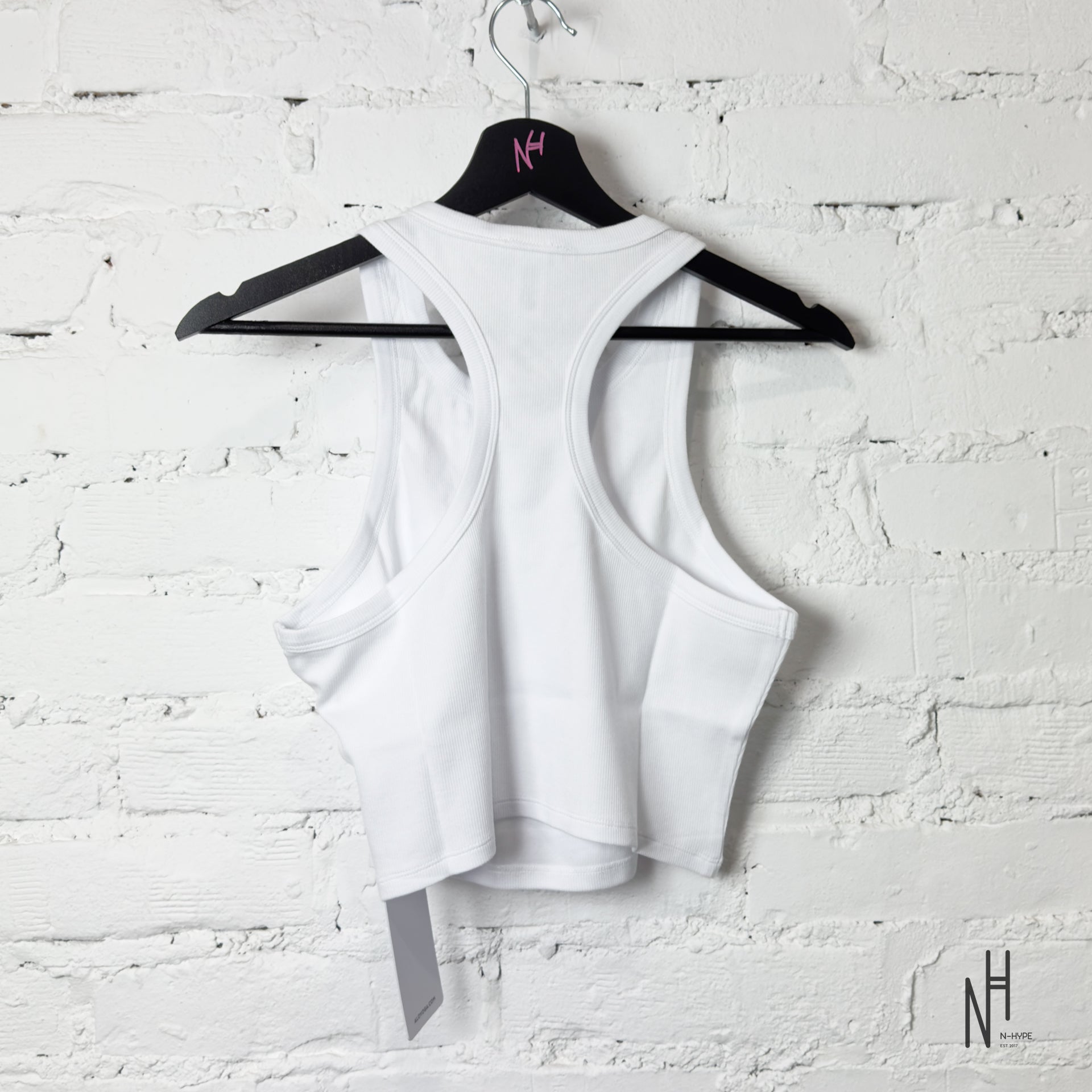 alo yoga aspire タンクトップ　ホワイト　あろーヨガ Aspire Tank - White/Black | ALO