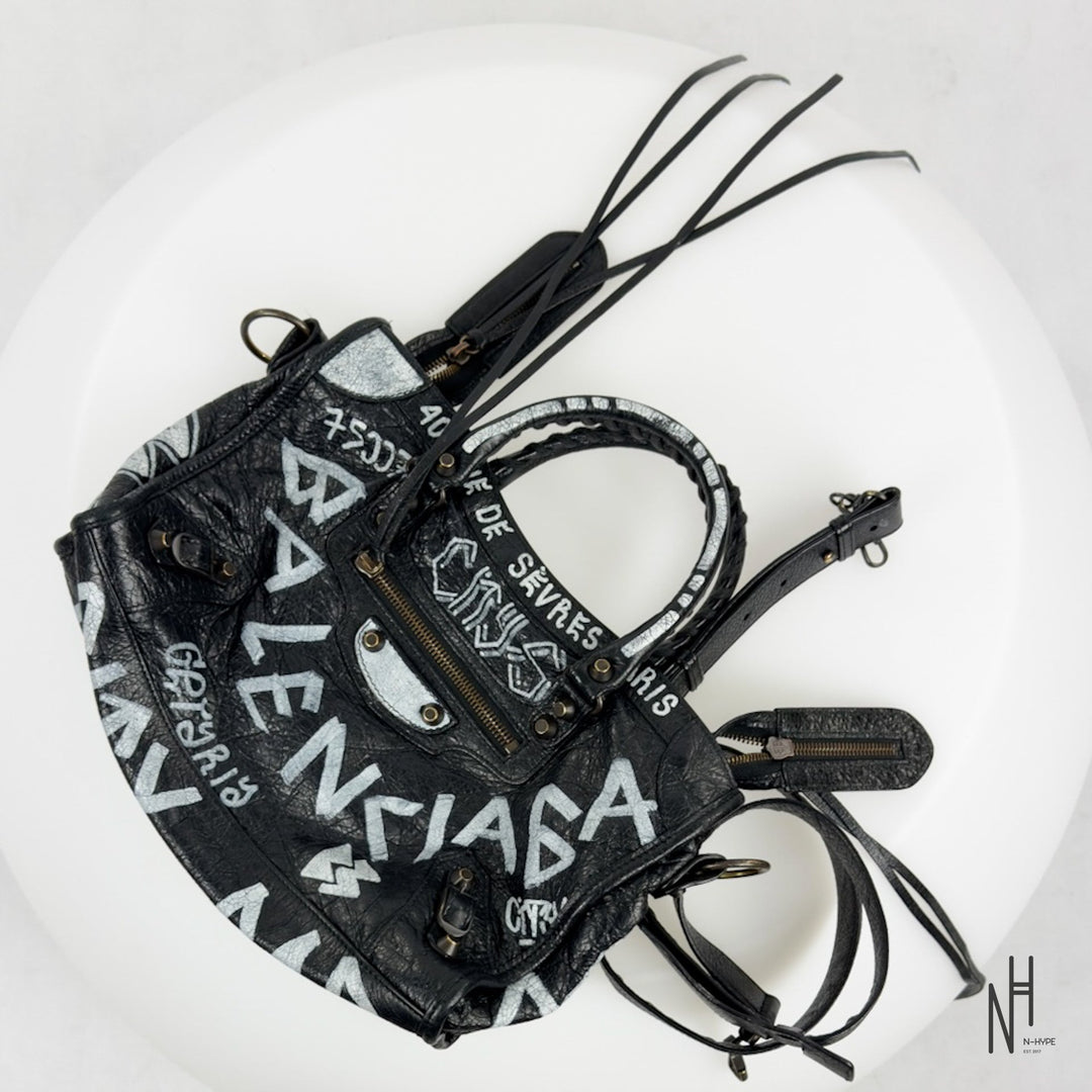 Balenciaga Small Classic City Graffiti Leather Shoulder Bag czarny N-Hype