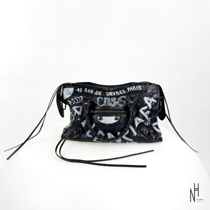 Balenciaga Small Classic City Graffiti Leather Shoulder Bag czarny N-Hype