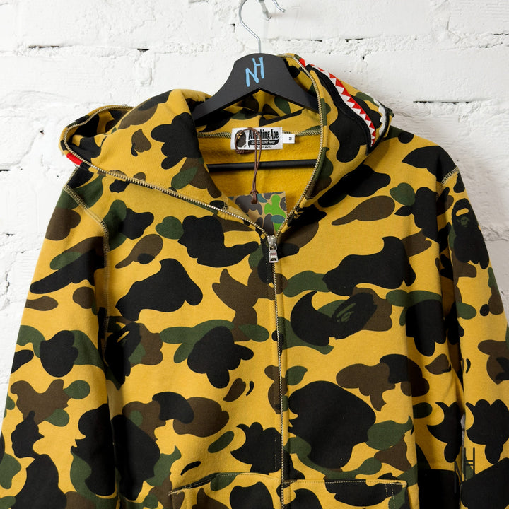 BAPE 1st Camo Shark Full Zip Hoodie Yellow N-Hype streetwear hoodie buty sneakers.