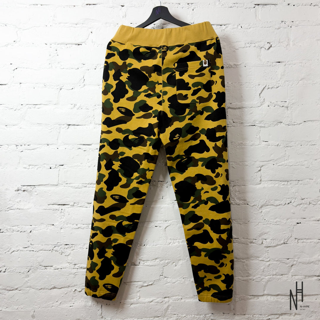 BAPE 1st Camo Shark Slim Sweat Pants (SS22) Yellow  Black - zdjęcie 3 - N-Hype